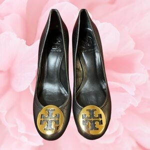 Tory Burch Leather Pumps/Wedge Women's Size: 7M, Black w/Gold Hardware
